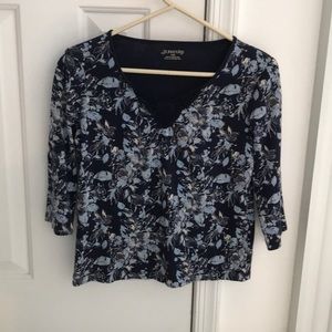 Women’s blue print top